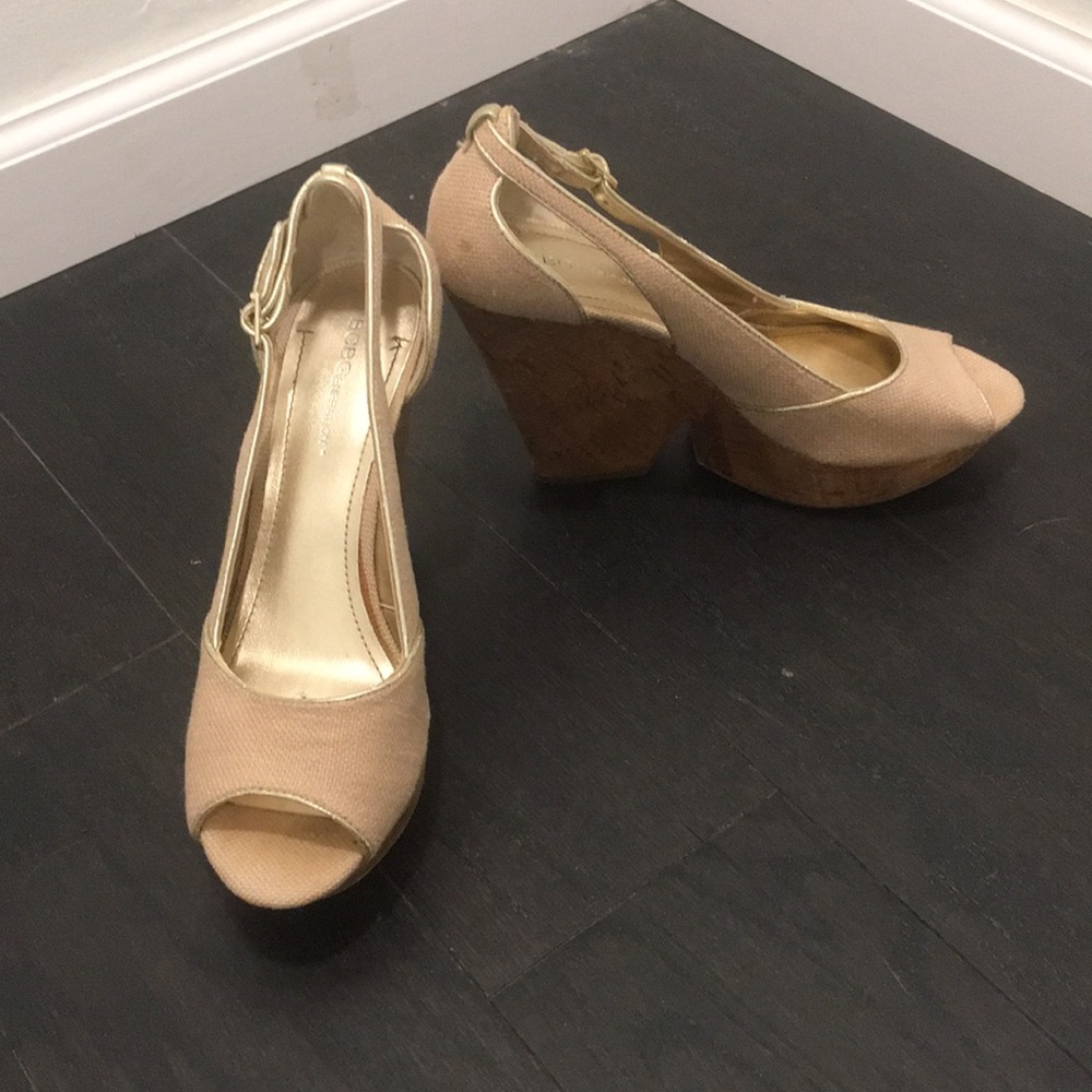 BCBG wedge